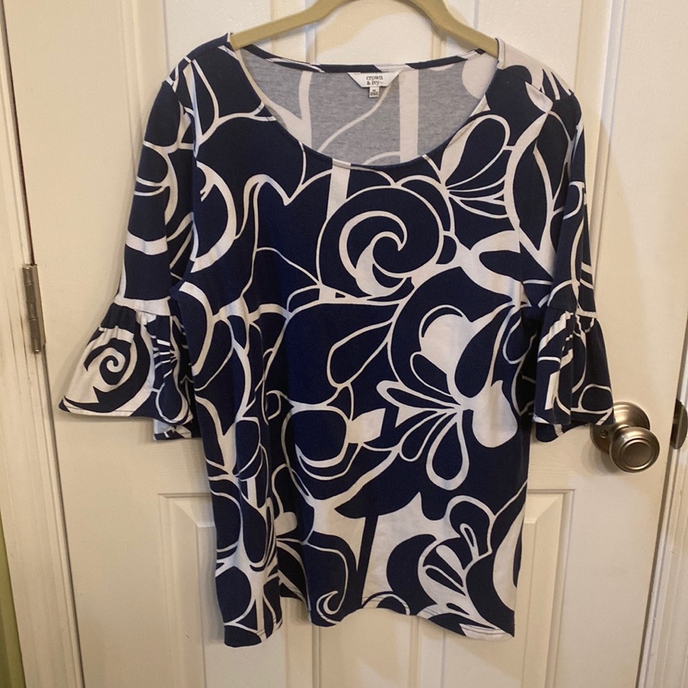 Crown & Ivy Short Sleeve Medium Shirt